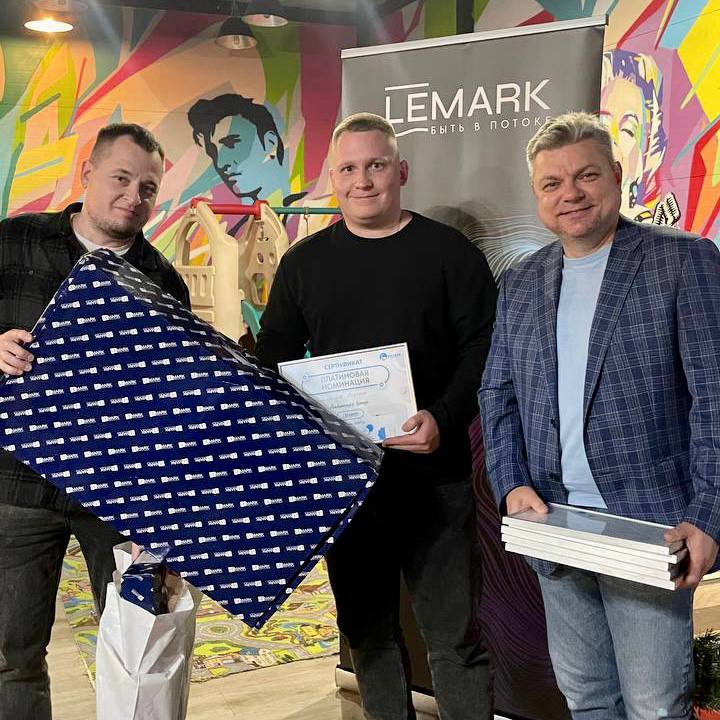 photo_5278674227840094195_x (1).jpg